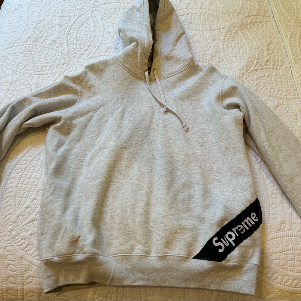 Supreme Gray Sweatshirt
